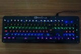 [黑色]2600 金属面板彩虹七彩发光悬浮式机械键盘